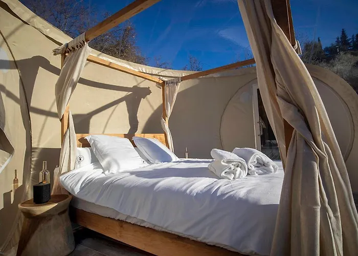 Hotel cerca del colegio: La Bulle